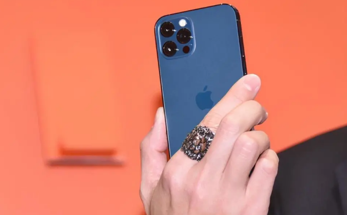 群英乡苹果手机维修分享iPhone12系列重启方法教程 